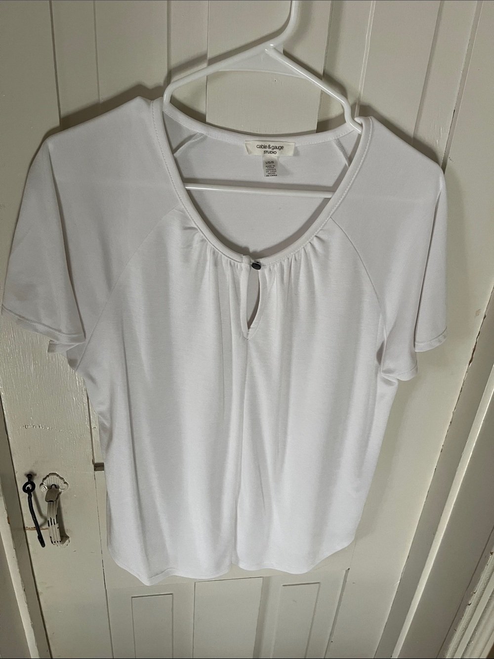 Cable & Gauge White Short Sleeve Keyhole Tee